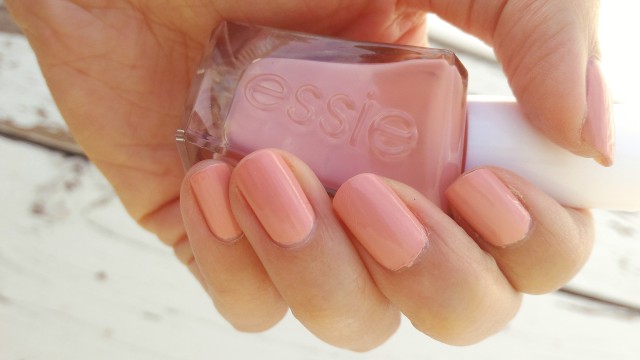 Review: Essie Gel Polished Nail Inspired – Polish and Couture